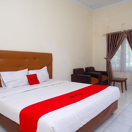 Reddoorz Syariah Near Alun Alun Wonosari Hotel Exterior foto