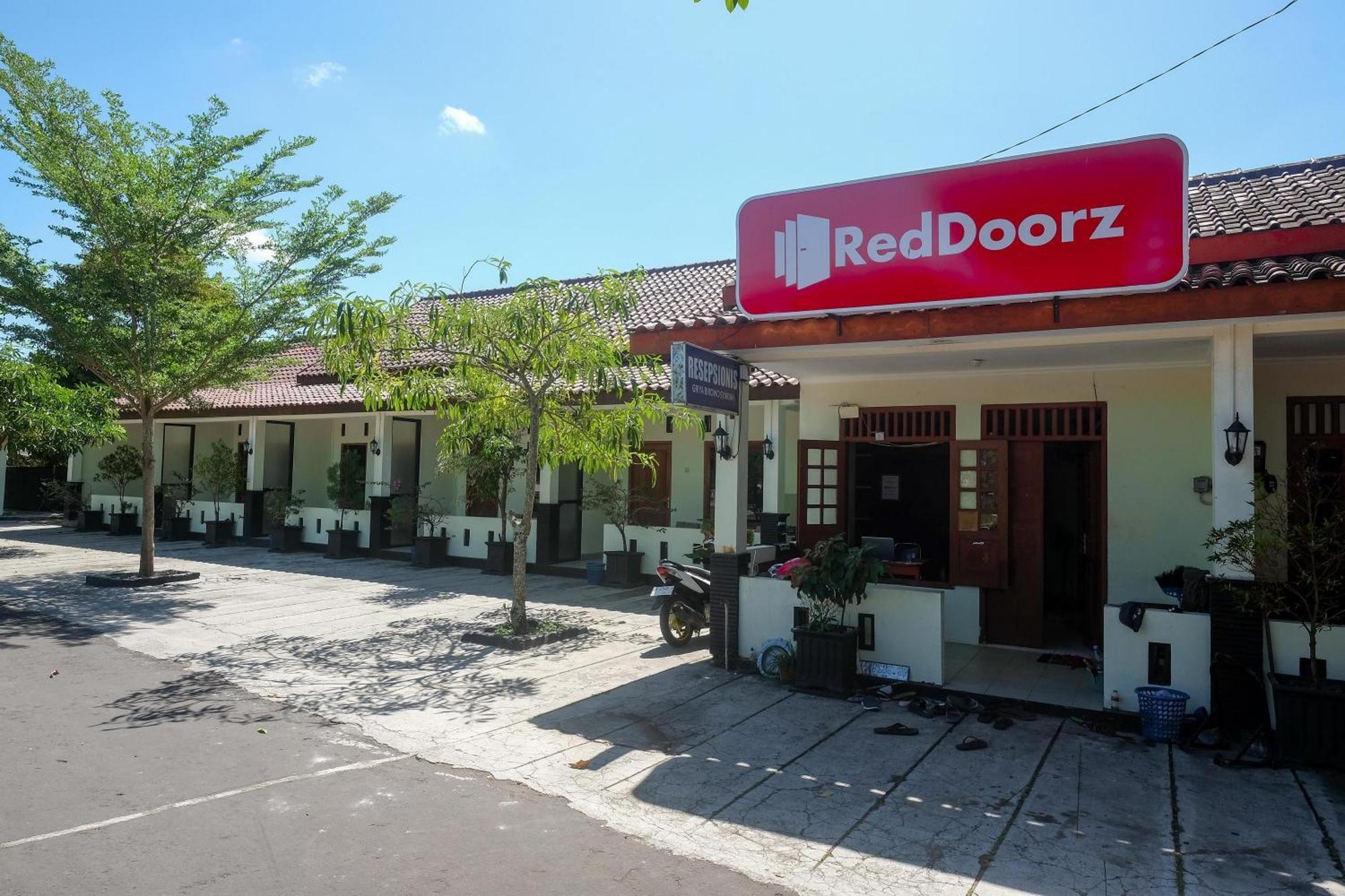 Reddoorz Syariah Near Alun Alun Wonosari Hotel Exterior foto