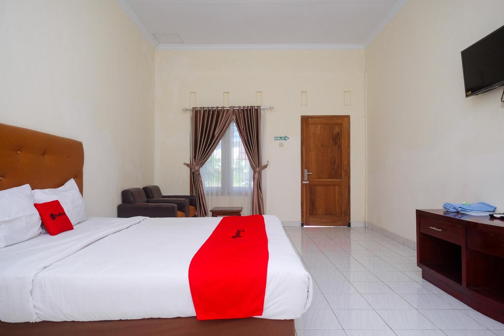 Reddoorz Syariah Near Alun Alun Wonosari Hotel Exterior foto