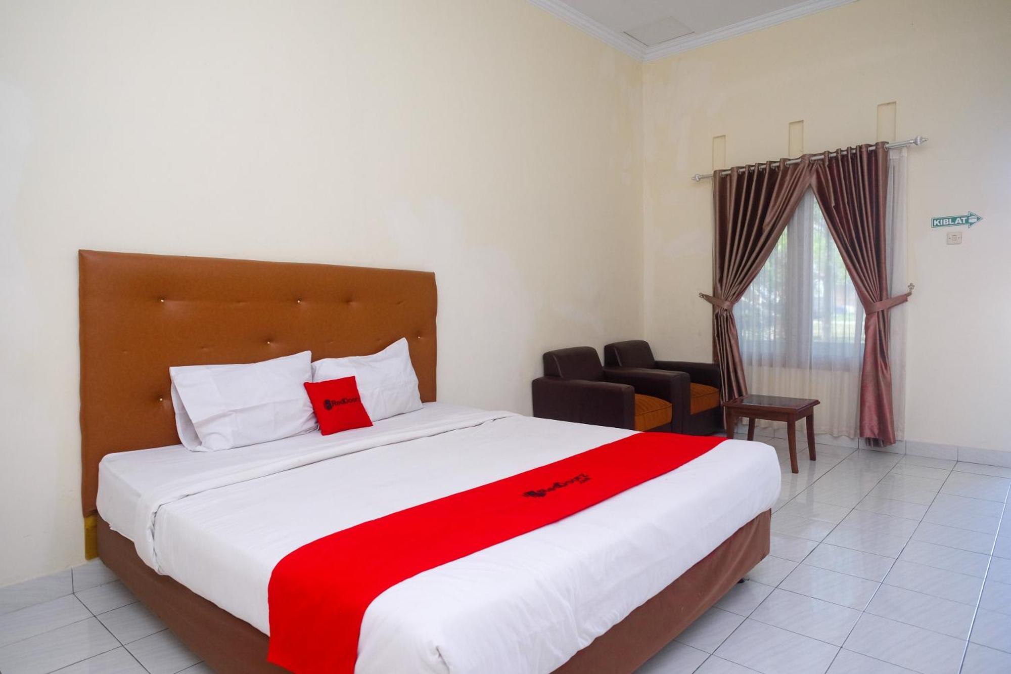 Reddoorz Syariah Near Alun Alun Wonosari Hotel Exterior foto