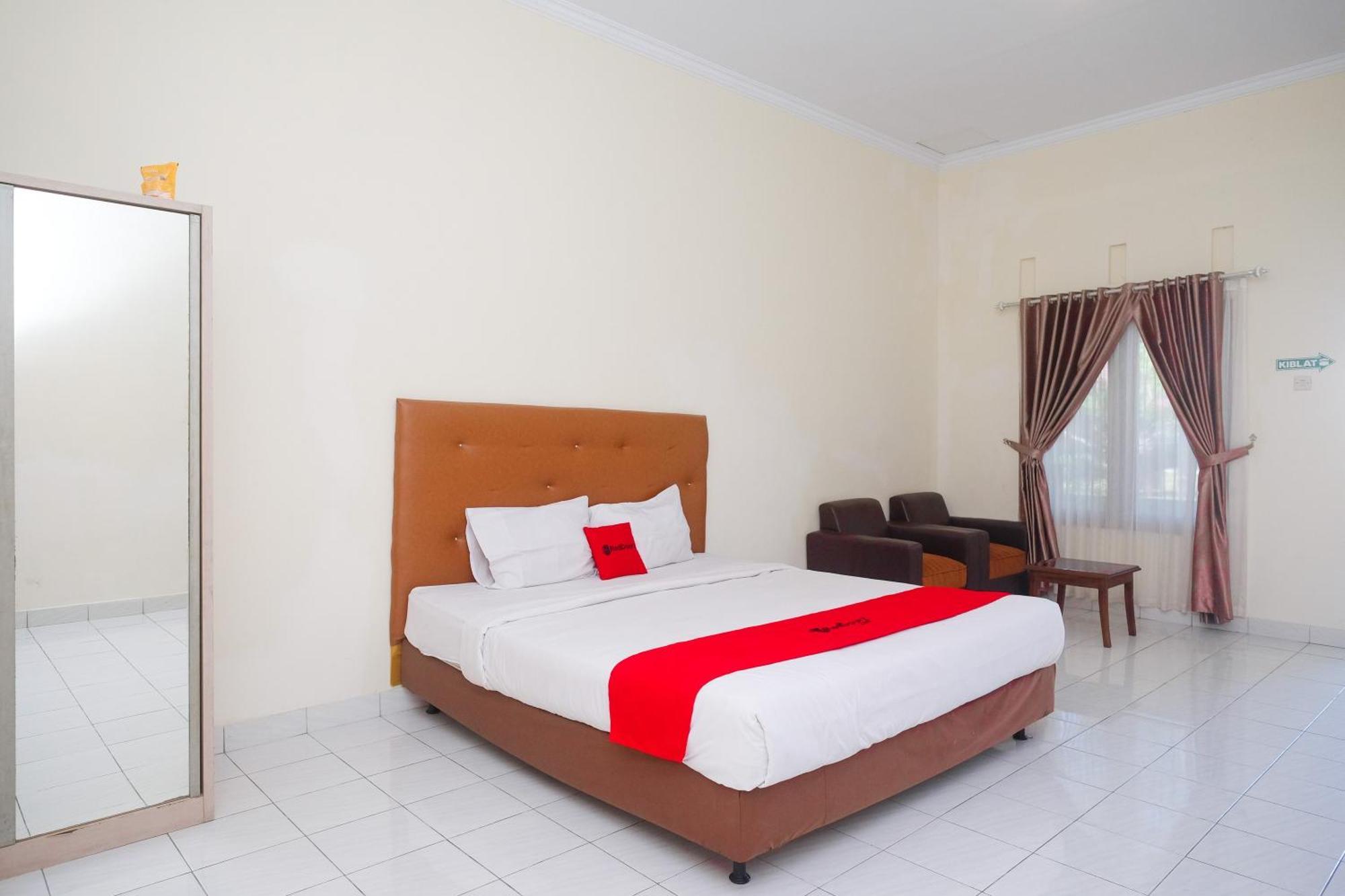 Reddoorz Syariah Near Alun Alun Wonosari Hotel Exterior foto